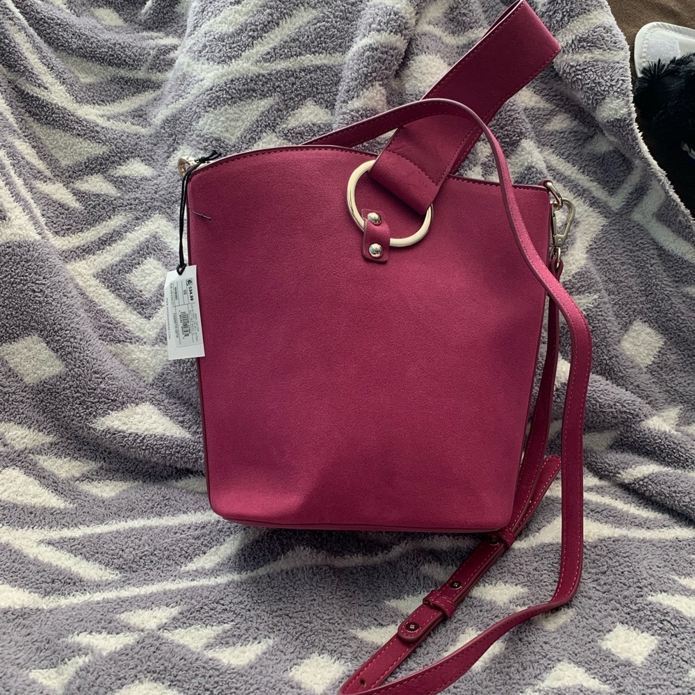 Beautiful fuchsia purse.